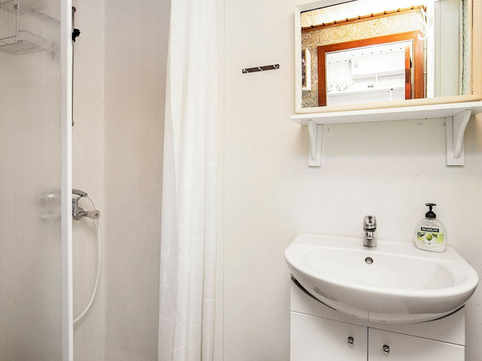Bathroom 3, Cozy Holiday Home in Syddanmark With Barbecue, Langeland
