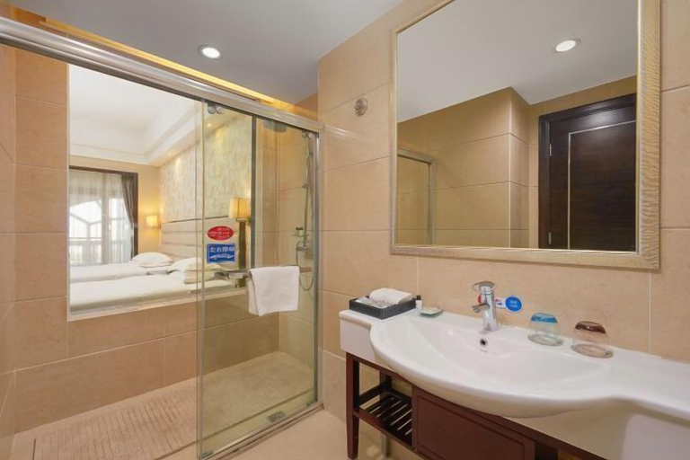 Bathroom 13