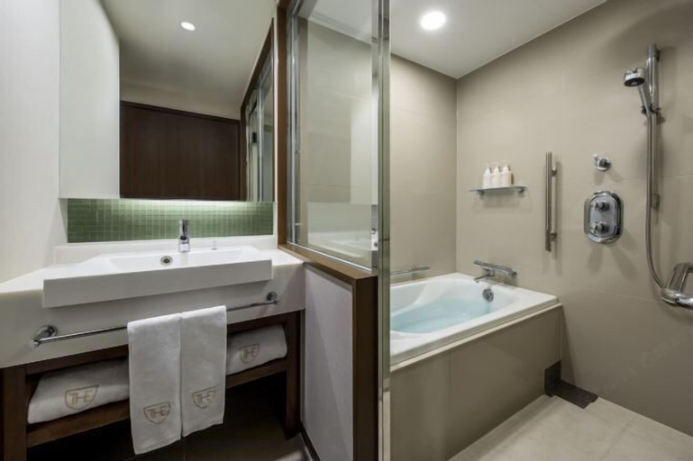 Bathroom 4