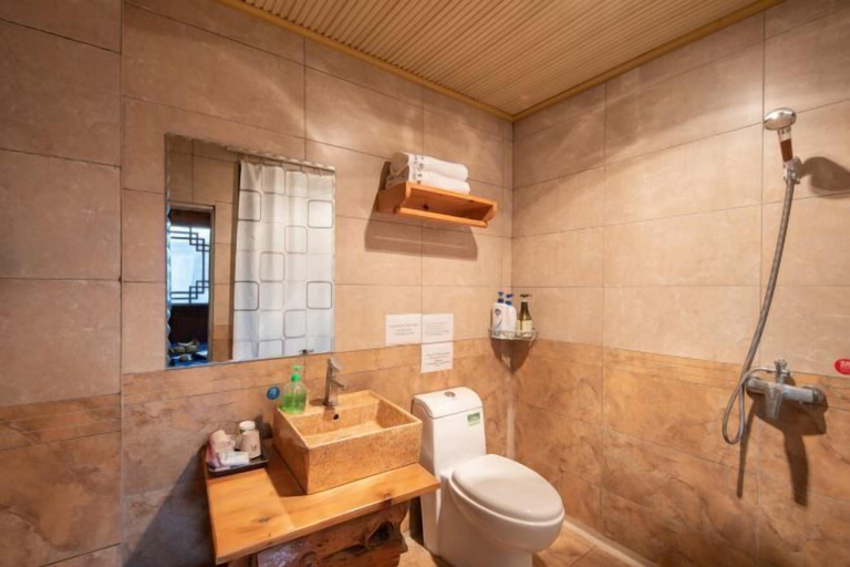 Bathroom 3, Home Away Form Home, Dêqên Tibetan
