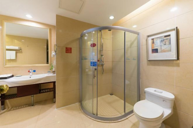 Bathroom 11