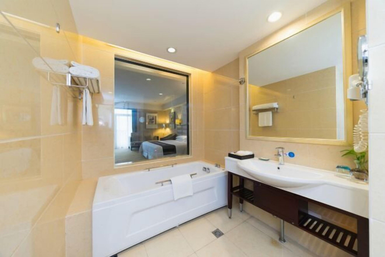 Bathroom 12