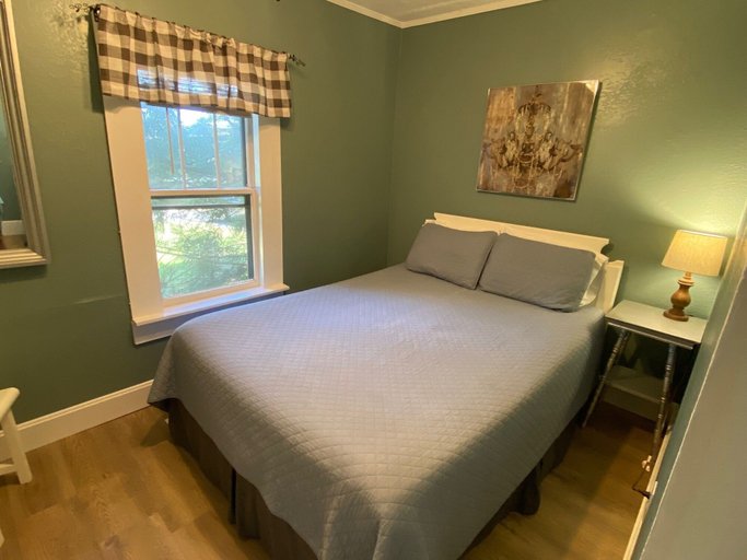 Bedroom 3, Boundary Waters Resort & Marina, Towns