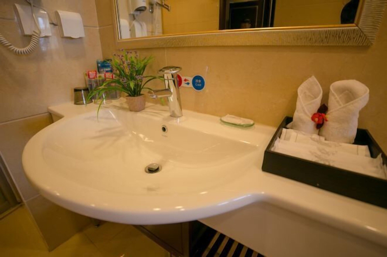 Bathroom 12