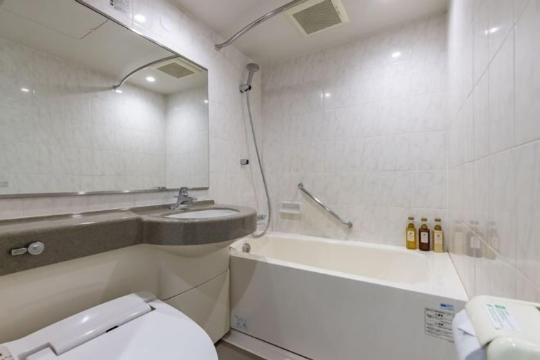 Bathroom 8