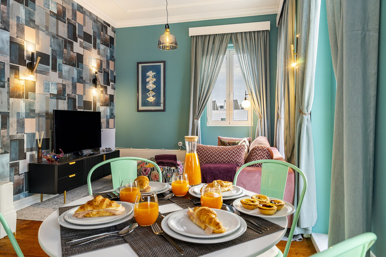 Food & Drinks 5, Douro Prestige with Shared S-Pool, Porto