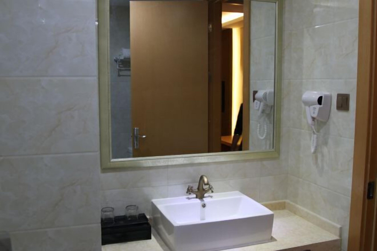 Bathroom 4, Hongyi Boutique Hotel, Shanghai