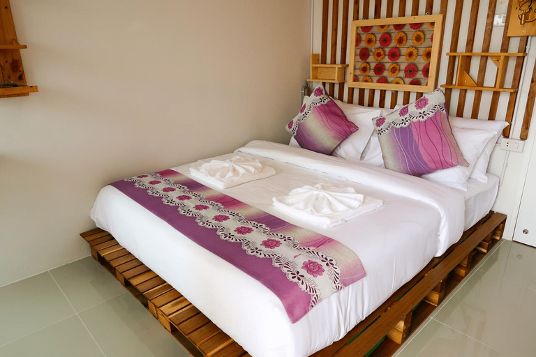 Bedroom 3, Baan URT Suratthani Airport Hotel, Phunphin