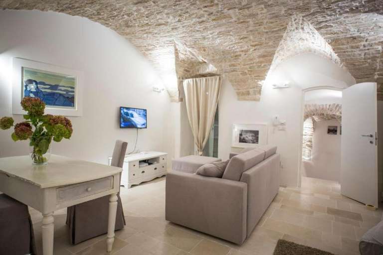Others 3, LE SUITES AL TORRIONE, Bari