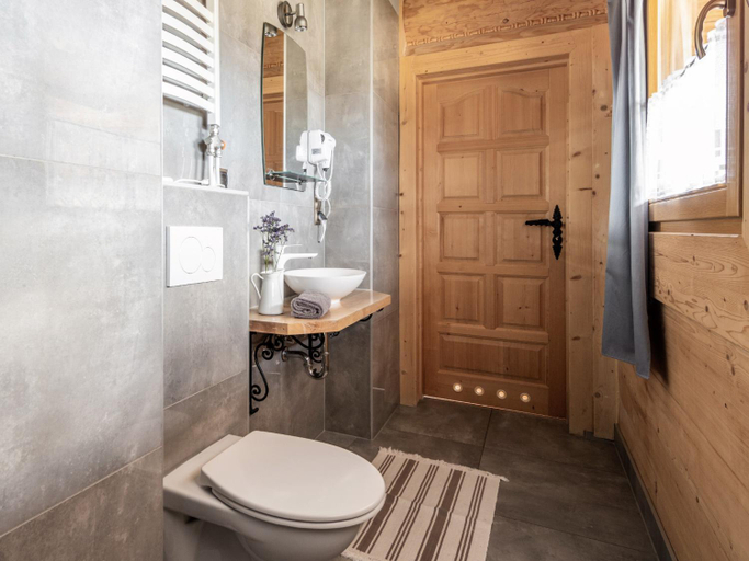 Bathroom 3, Wierchowa Chata, Tatra