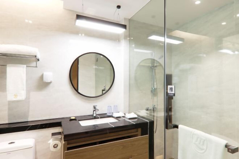 Bathroom 9