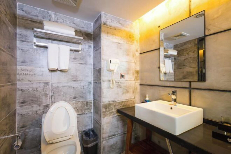 Bathroom 3, Zhangjiajie Mr.F Boutique Hotel (Tianmen Mountain Cableway Station), Zhangjiajie