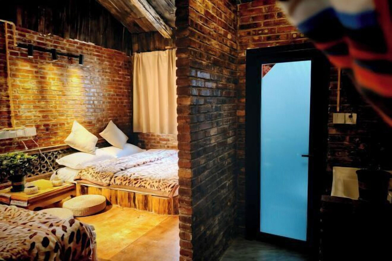 Bedroom 2, Caiyunjian Inn, Dêqên Tibetan