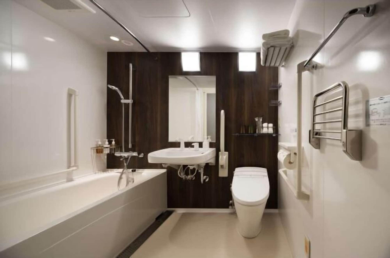 Bathroom 9