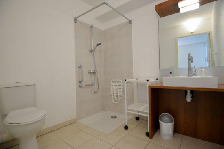 Bathroom 4, Le Chateau De Jouarres by Olydea, Aude