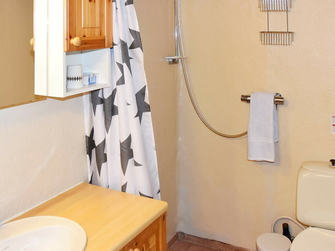 Bathroom 3, 6 Person Holiday Home in Sæbø, Ørsta