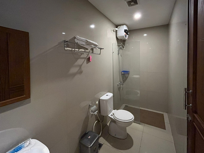 Bathroom 6