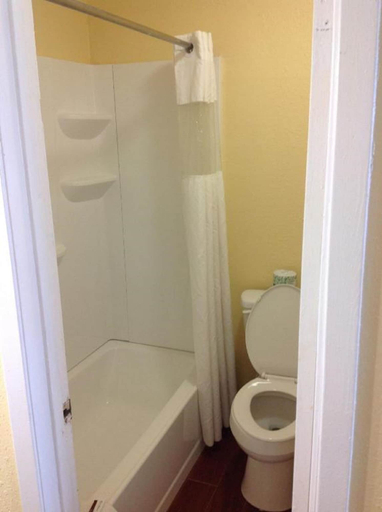Bathroom 4, Sea Shell Inn Motel, Nueces