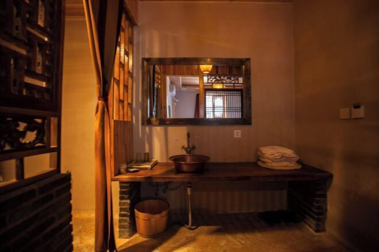 Others 4, Home Away Form Home, Dêqên Tibetan