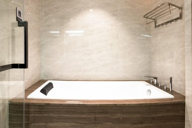 Bathroom 17
