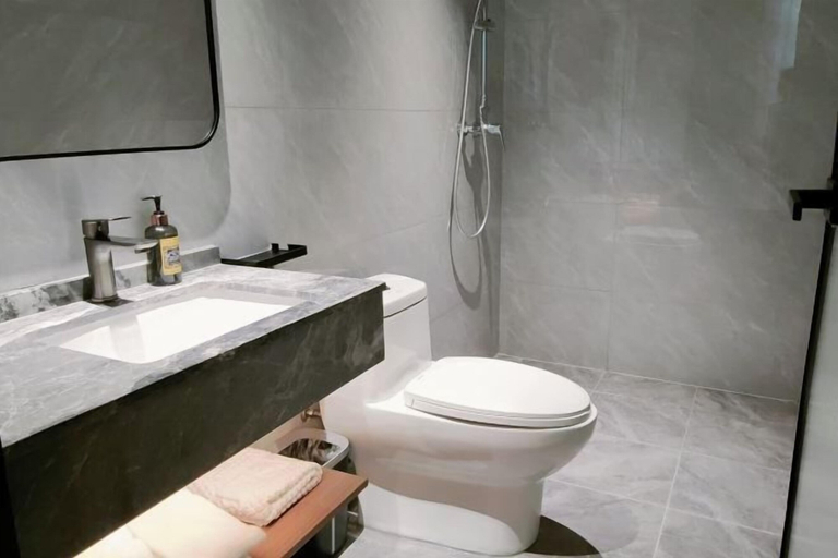 Bathroom 4, Yun Yang International Hotel, Shiyan