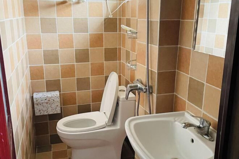 Bathroom 3, Bishan Zhoujiayuan Farmhouse, Huangshan