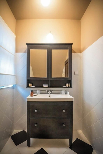 Bathroom 3, Ratiu House, Turda