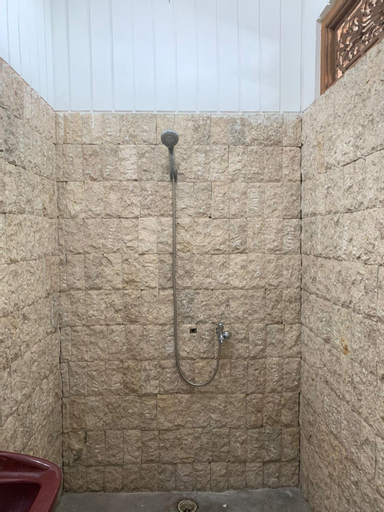 Bathroom 12