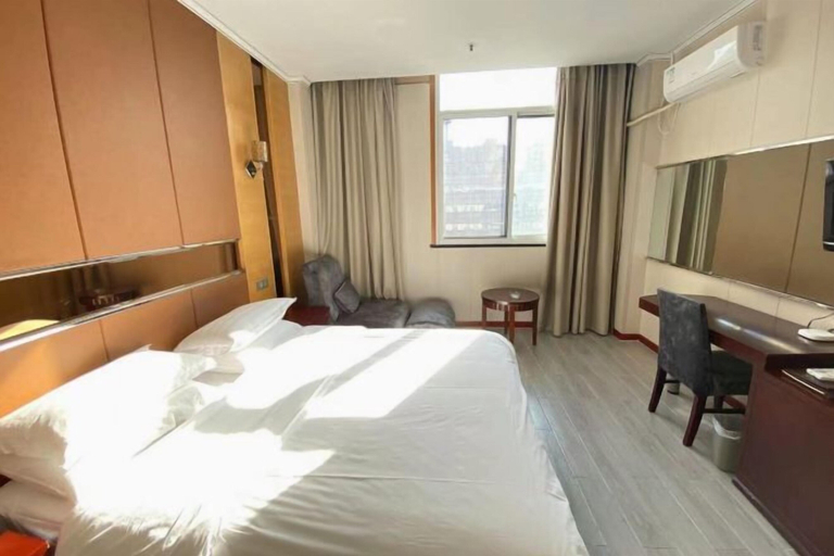 Bedroom 3, Dongjiang Holiday Hotel, Zhenjiang