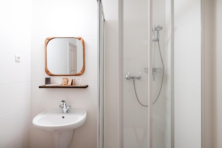 Bathroom 2, Nidos Banga, Neringos
