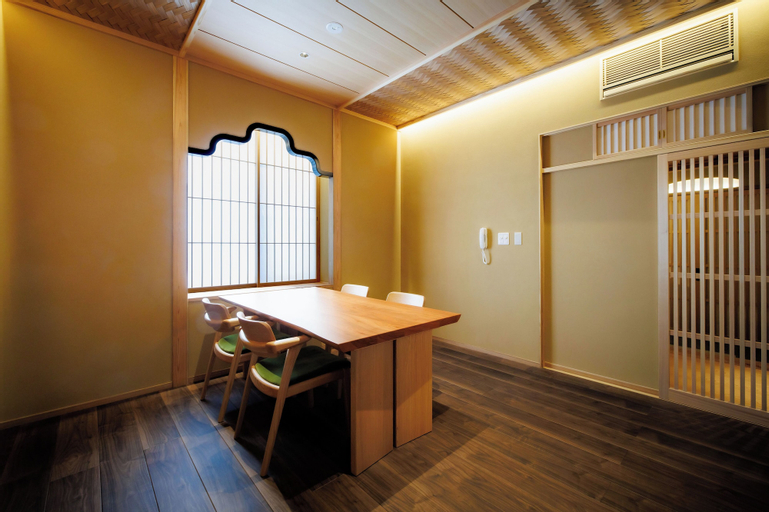 Bathroom 10