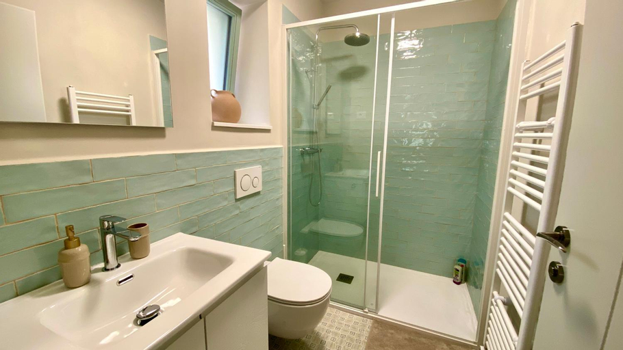 Bedroom 2, The Rooster Apartments, Brda
