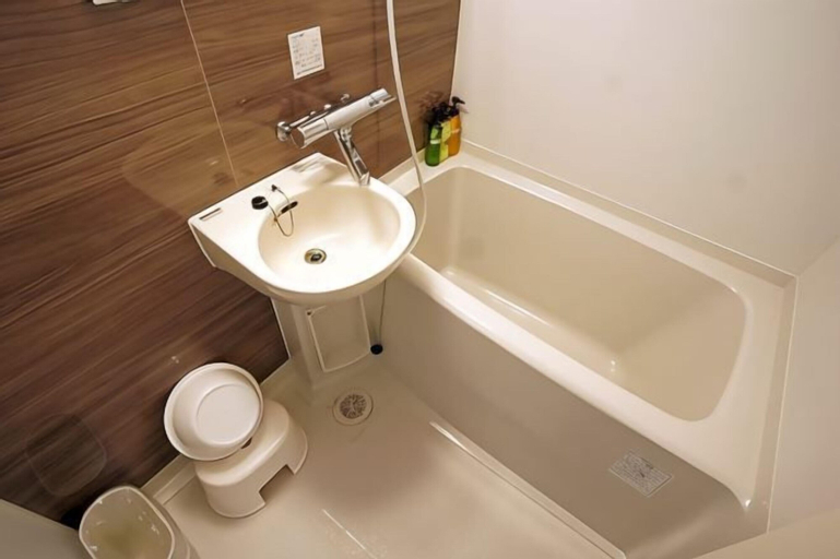 Bathroom 15
