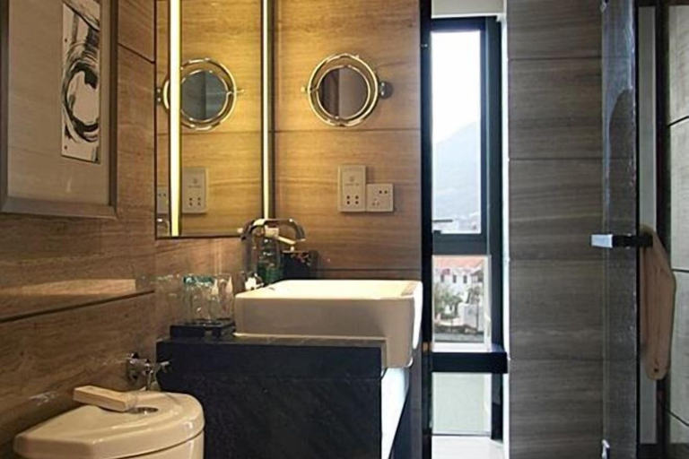 Bathroom 7