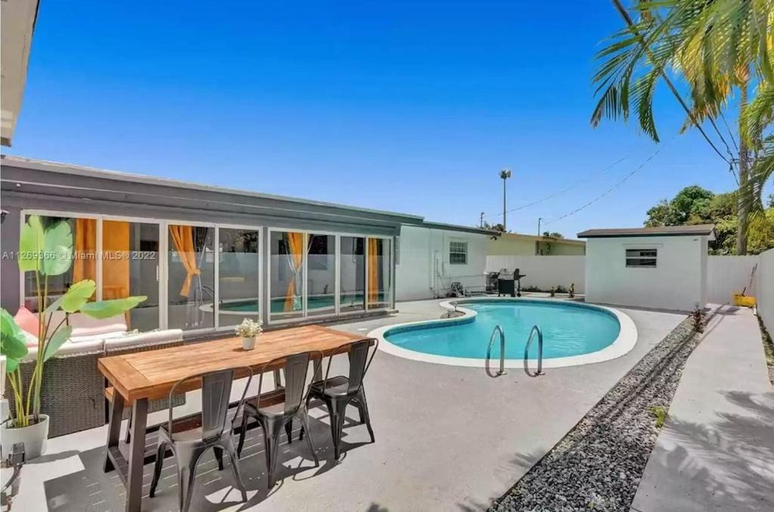 Sport & Beauty 2, Luxury Pool Villa // 5BD 4BA, Miami-Dade