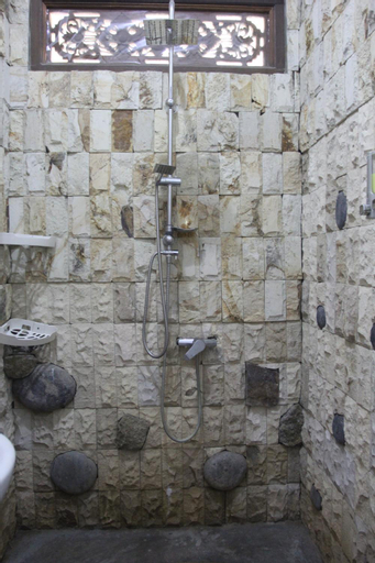 Bathroom 9