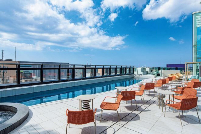 Swimming Pool 23