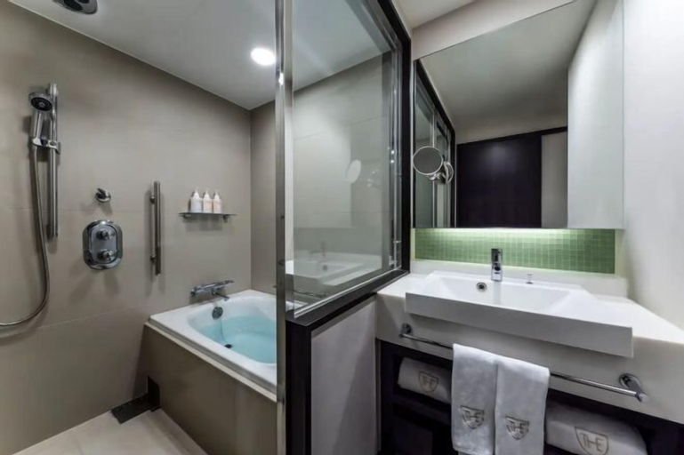 Bathroom 26