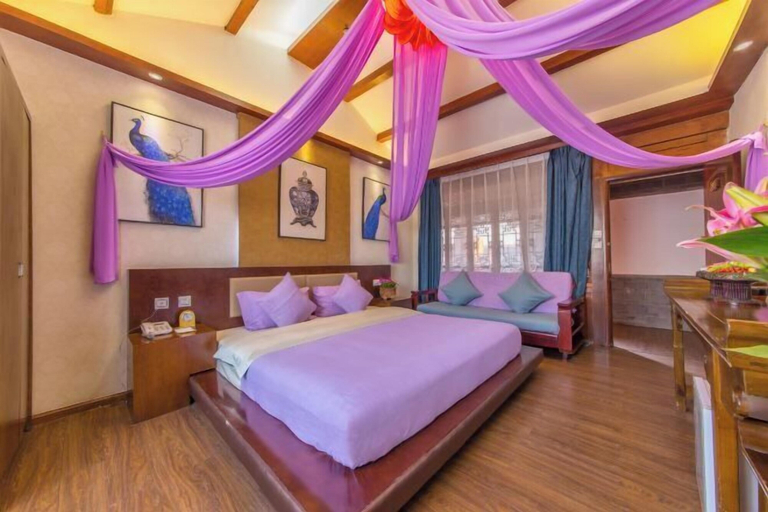 Bedroom 1, Mu Shi Yuan Inn, Lijiang