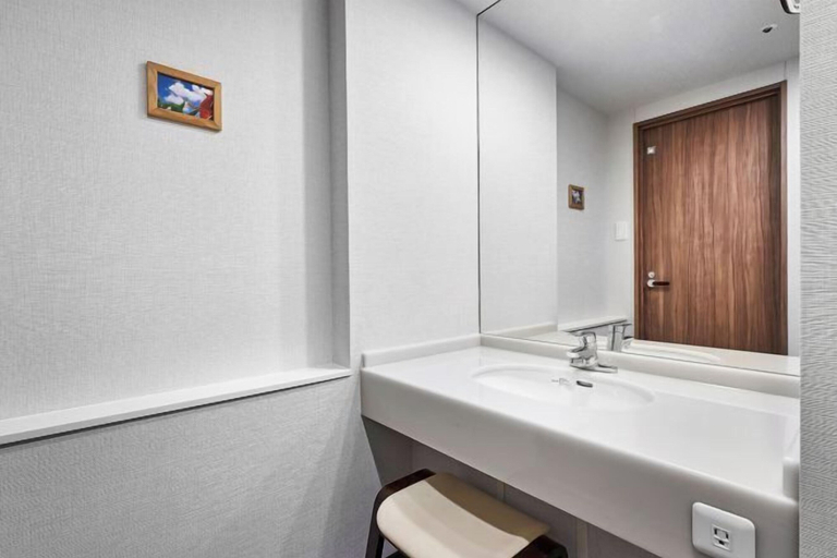 Bathroom 26