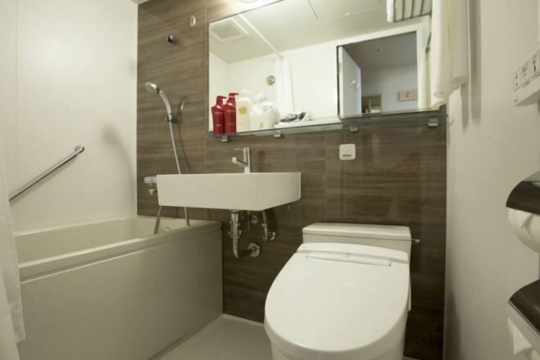 Bathroom 7