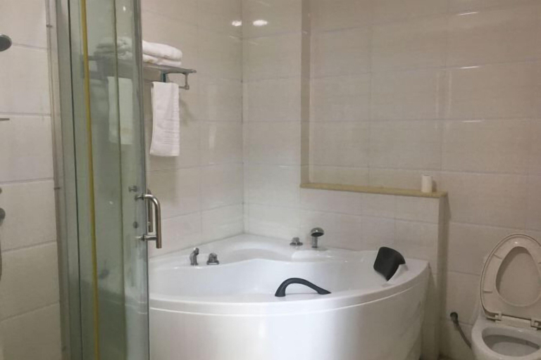 Bathroom, Yaduo Hotel (Xinfeng County Yunjishan Scenic Area）, Shaoguan