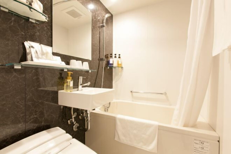 Bathroom 4