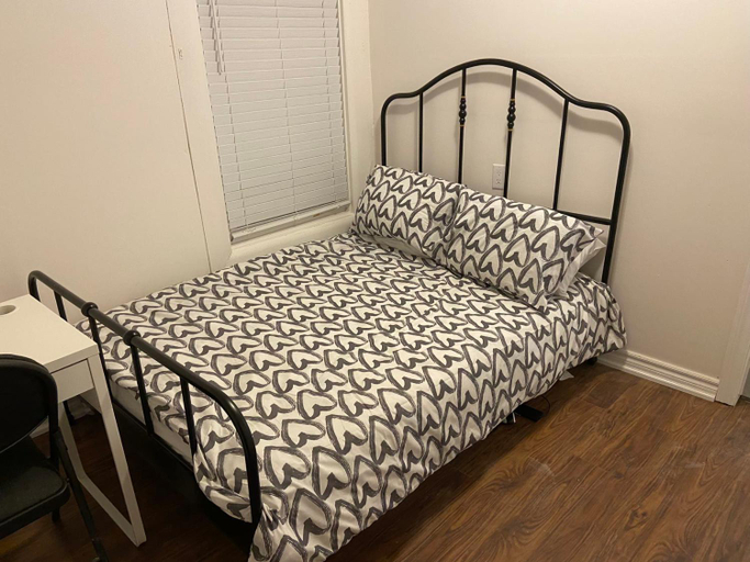 Others 2, BUDGET Quad Room with En Suite Bathroom 36B, Toronto