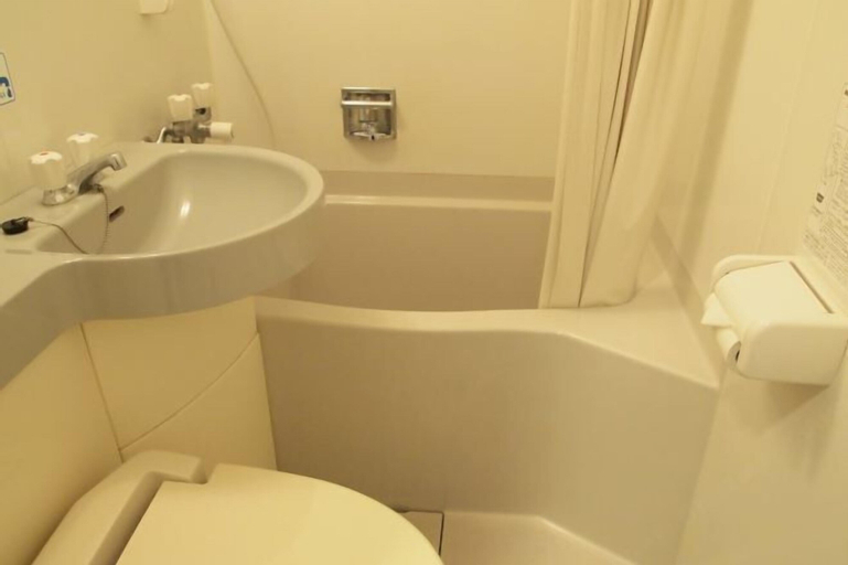 Bathroom 7