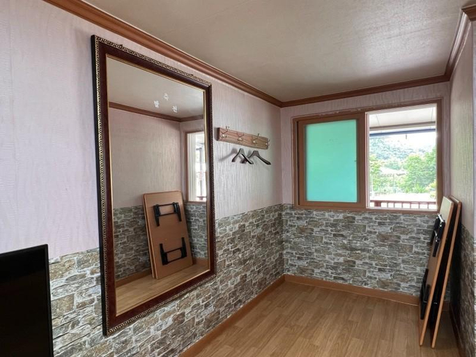 Bathroom, Gurye Neulpureun Pension, Gurye