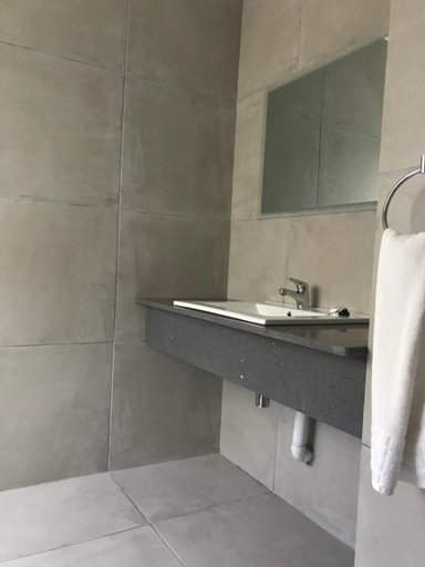 Bathroom 3, Windmill Farm, Uthukela