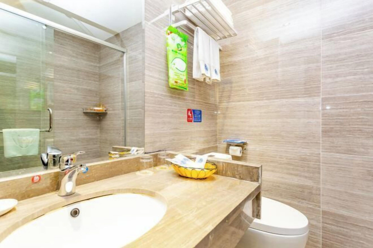 Bathroom 3, Yuanhang Hotel, Tongren