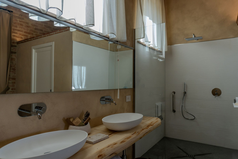 Bathroom 3, Tenuta d'Arbia, Siena