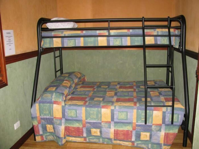 Bedroom 4, Ivanhoe Village Caravan Resort, Wyndham-East Kimberley